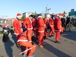 Odwiedziny „Motocykliści w strojach Świętego Mikołaja jeżdżą ulicami Wielunia i rozdają prezenty
